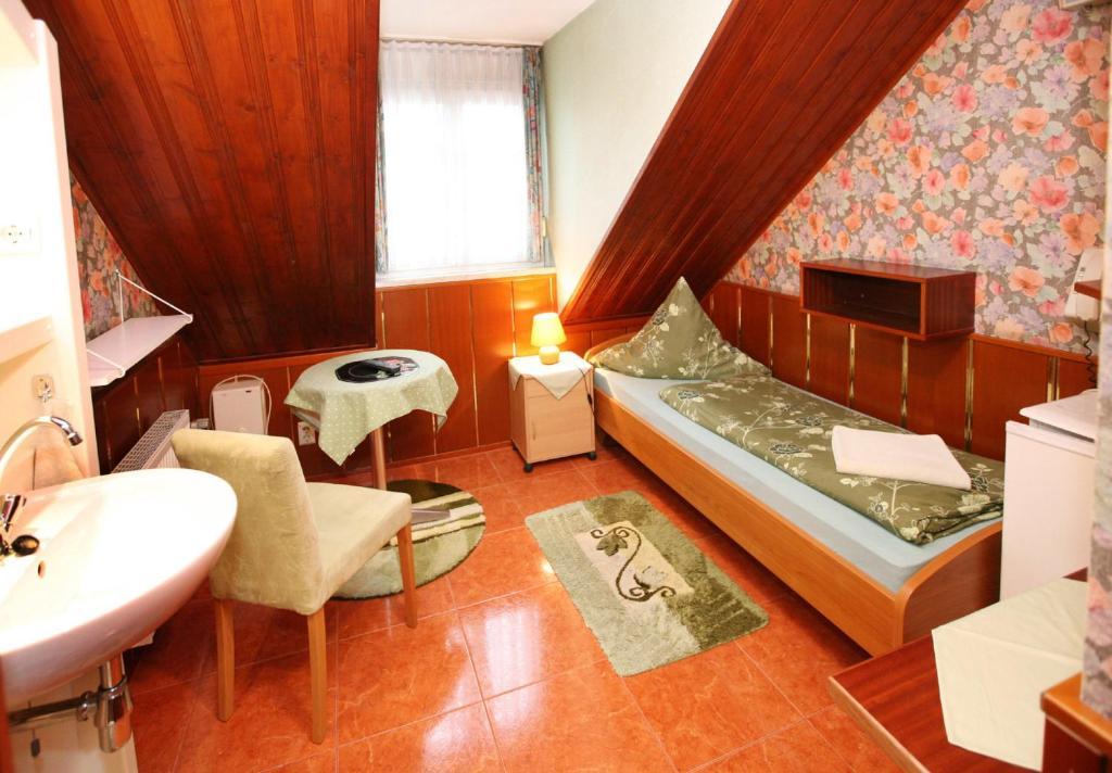 Hotel-Pension Klaer Speyer Kamer foto