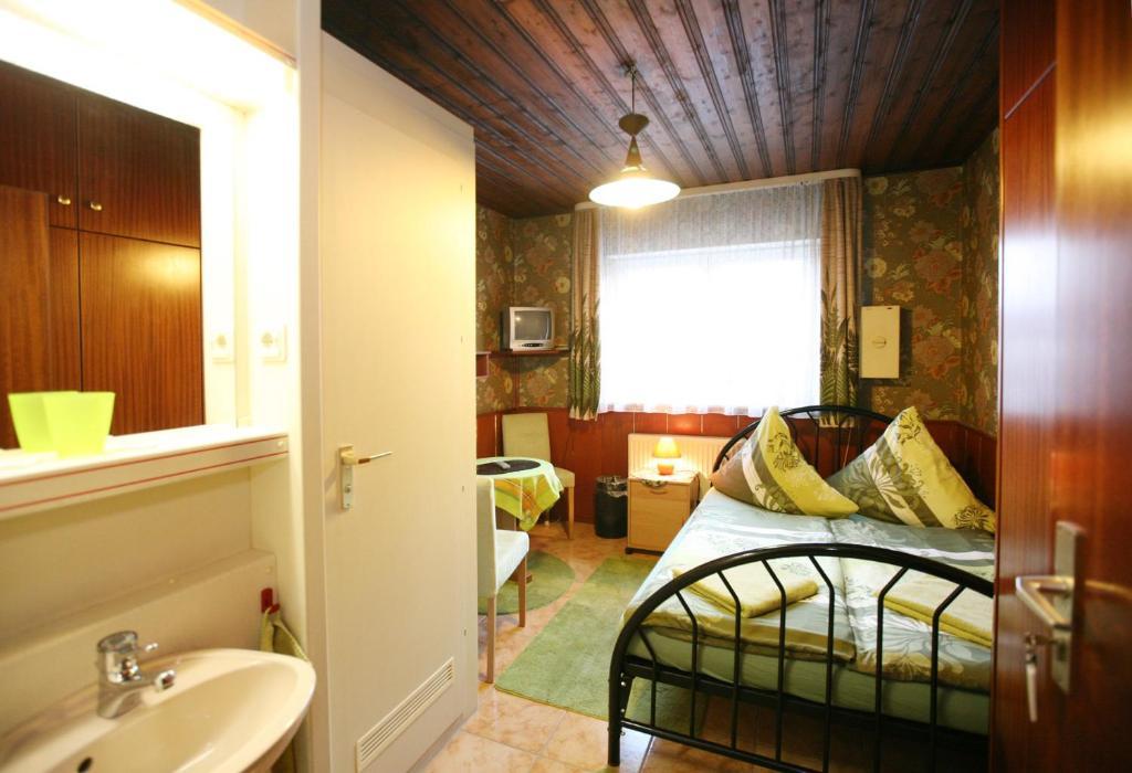 Hotel-Pension Klaer Speyer Kamer foto